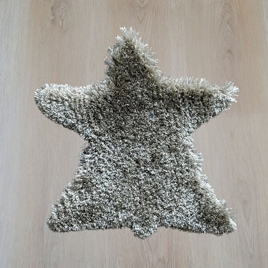 Poly Teddy vloerkleed in beervorm, kleur champignon, in een interieur, visualisatie 2 – Studio Sisté