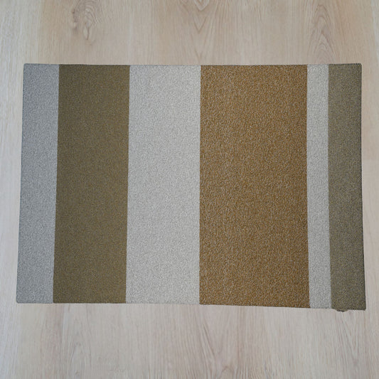 Limited 08 rechthoekig vloerkleed in mosterdgeel met accentkleuren, gemaakt van restgaren – Studio Sisté