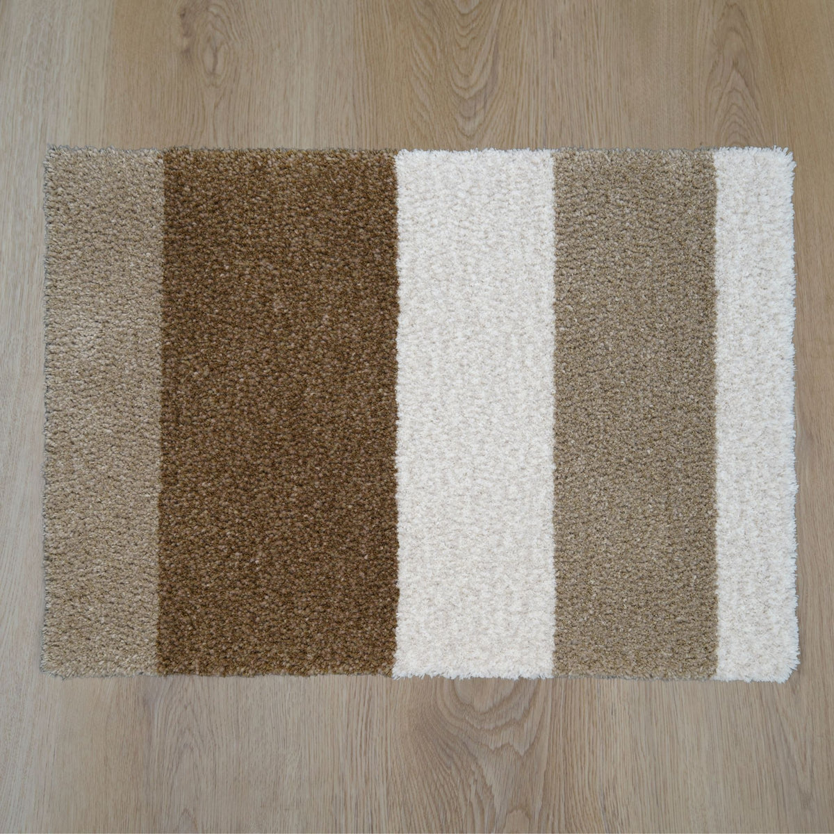 Mokka rechthoekig vloerkleed in crème, beige en mokka, gemaakt van gerecyclede wol – Studio Sisté