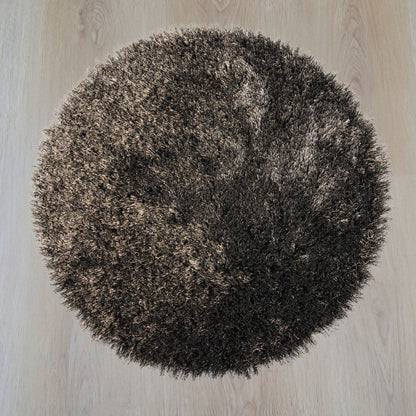 Poly Circle vloerkleed rond in charcoal, gemaakt van polyester – Studio Sisté – sfeerfoto