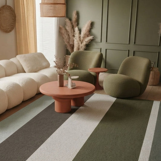Limited 06 rechthoekig vloerkleed in diep flessengroen in een interieur, visualisatie – Studio Sisté