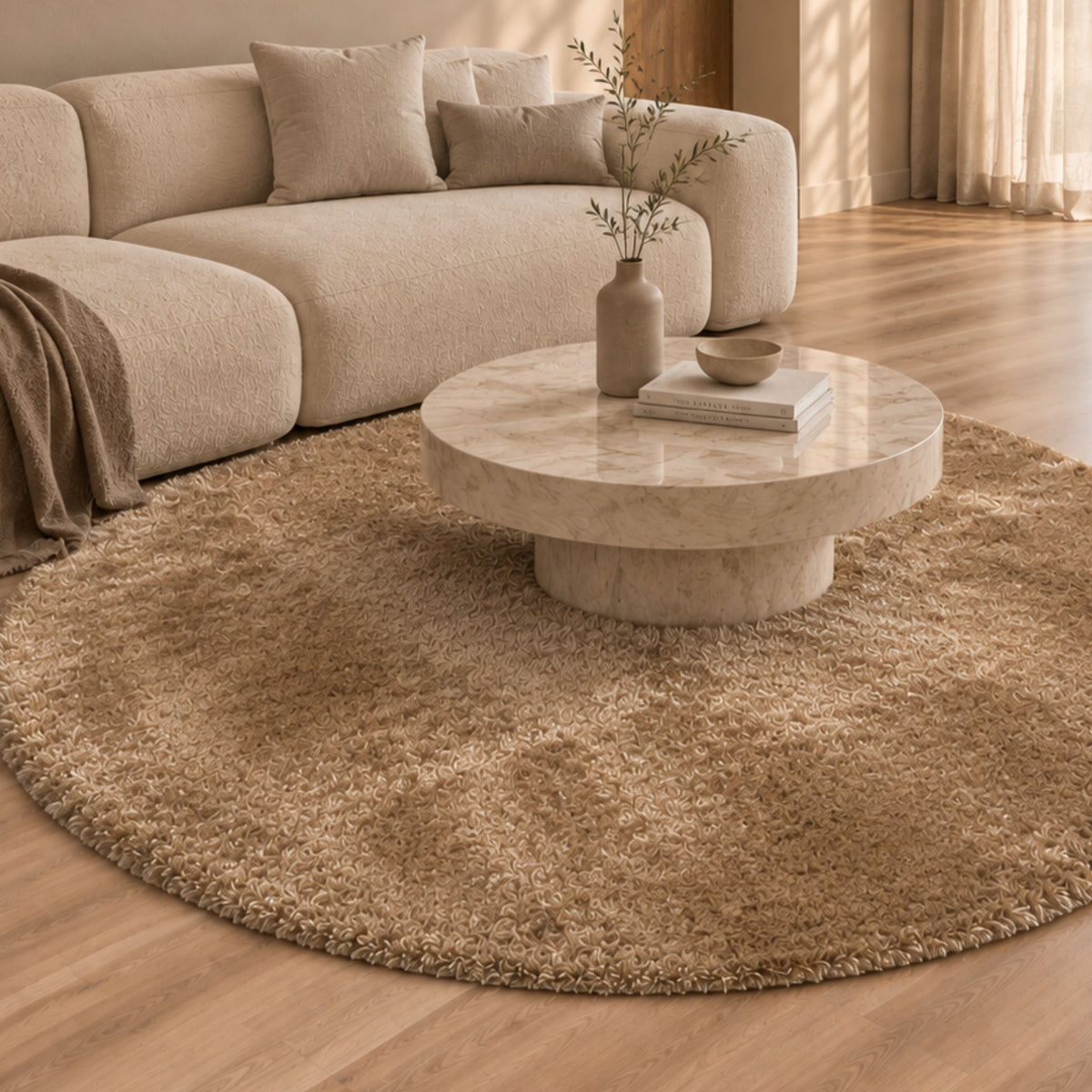 Poly Circle vloerkleed rond in champignon, gemaakt van polyester – Studio Sisté