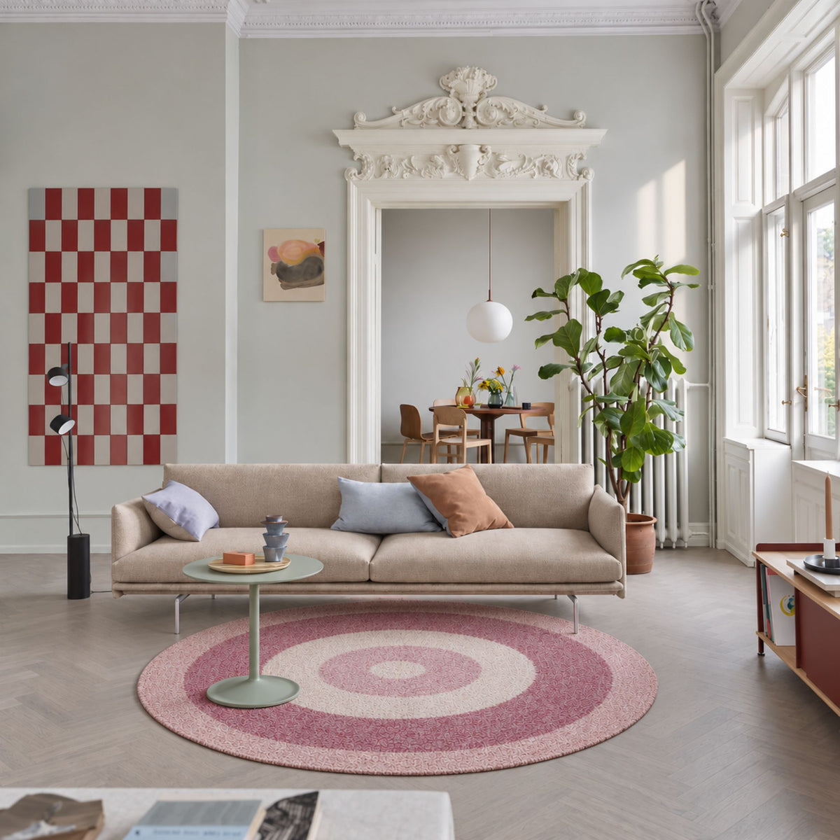 Blush rond vloerkleed in roze tint in een interieur, visualisatie – Studio Sisté