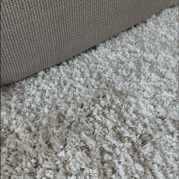 Video van een Poly vloerkleed in cream, gemaakt van polyester – Studio Sisté – variant