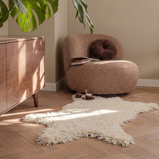 Poly Teddy vloerkleed in beervorm, kleur cream, in een interieur, visualisatie – Studio Sisté